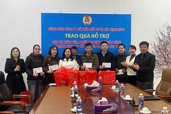 Công đoàn HUD4 trao quà tết cho CBNV có hoàn cảnh khó khăn nhân dịp Tết Nguyên Đán 2026